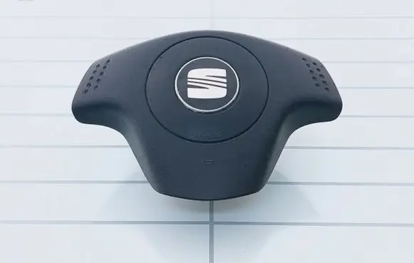 Seat Ibiza III (6L) Steering wheel airbag 6L0880201