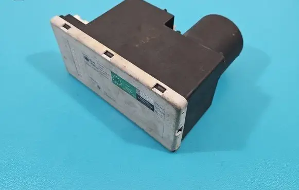 Audi A4 S4 B5 8D Central locking vacuum pump 8L0862257G IMPRK1369119