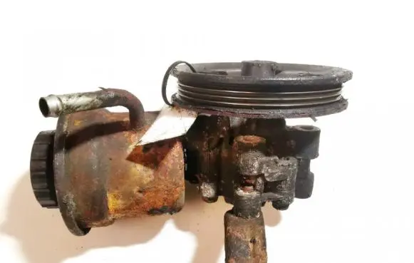 Toyota Yaris Power steering pump