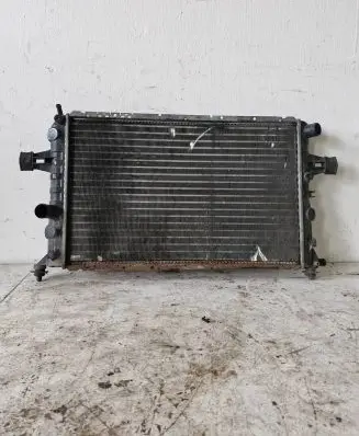 Opel Zafira A Coolant radiator