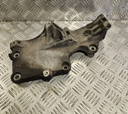 Volkswagen Touran I Generator/alternator bracket 03G903143A