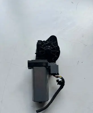Opel Astra K Seat adjustment motor 13589190 039135103 107028