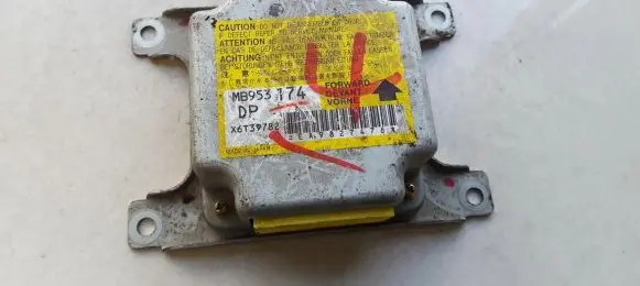 Mitsubishi Colt Airbag control unit/module mb953174 x6t39782