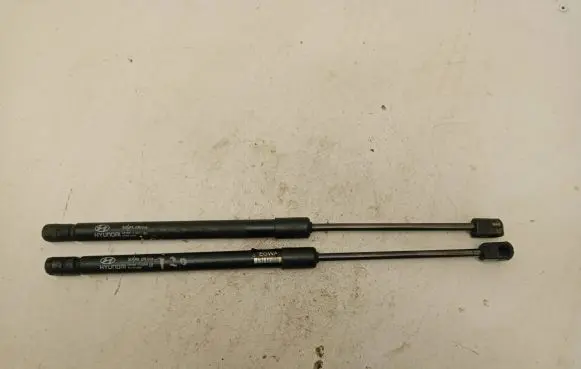 Hyundai i20 (PB PBT) Tailgate/trunk strut/damper 817701J000 817801J000