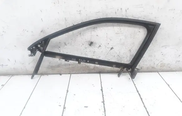 Audi A4 S4 B6 8E 8H Front door window/glass frame 8E0837629