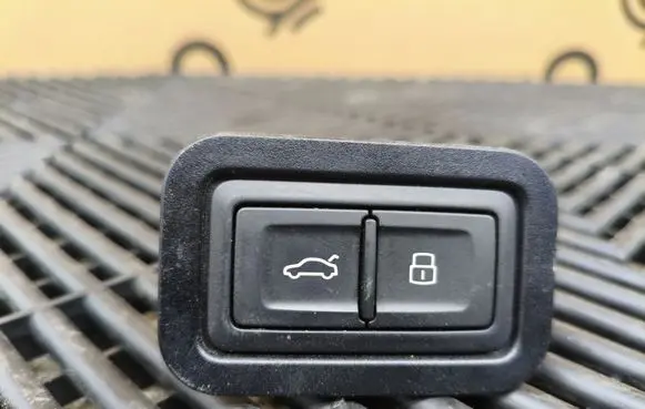 Audi A6 C7 Tailgate opening switch 4G0959831B