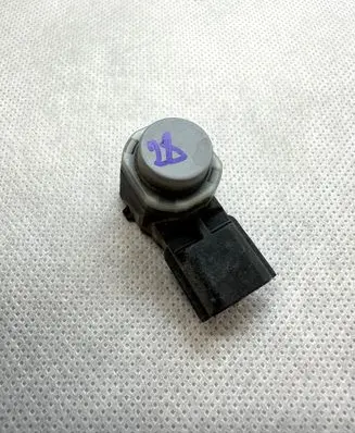 Renault Clio IV Parking PDC sensor 284425707R 0411181806 3039600