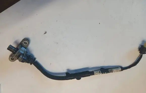 Volvo S60 Camshaft speed sensor 31303094