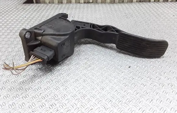 Mercedes-Benz Sprinter W906 Accelerator throttle pedal 0280755023 A9063000404