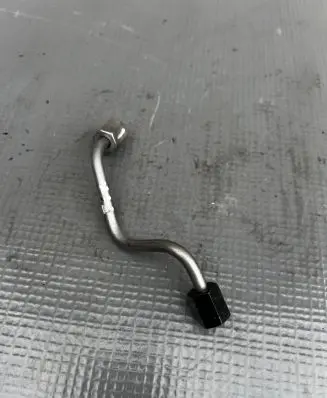 KIA Sportage Fuel injector supply line/pipe 