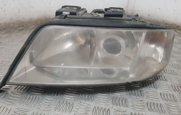 Audi A6 S6 C5 4B Headlight/headlamp 14846500