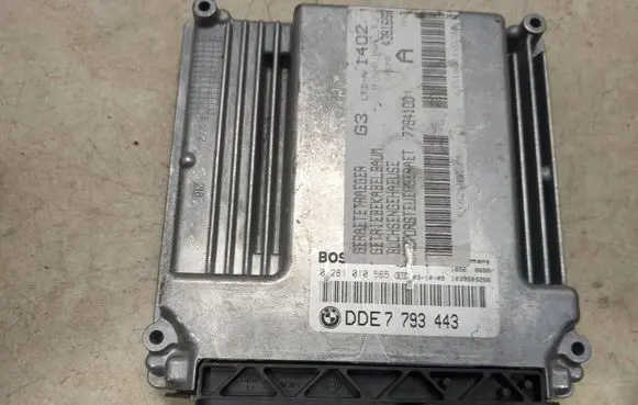 BMW 5 E60 E61 Engine control unit/module 0281010565 7793443 1039S03266