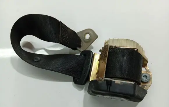 Mercedes-Benz C W203 Rear seatbelt