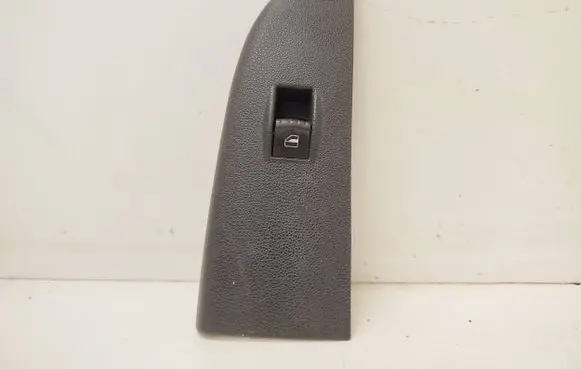 Skoda Fabia Mk1 (6Y) Electric window control switch 6Y1867228 11795914 00101