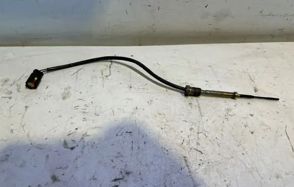 BMW 4 G22 G23 G24 G26 Oil temperature sensor 8582562