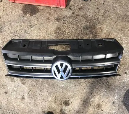 Volkswagen Amarok Front grill 2HH853653