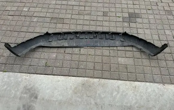 Volvo XC40 Front bumper lip 32136097
