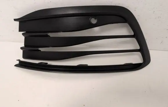 Volkswagen Golf VIII Front bumper lower grill 5H0853665J