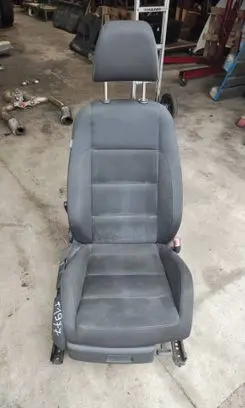 Volkswagen Golf VI Front passenger seat 