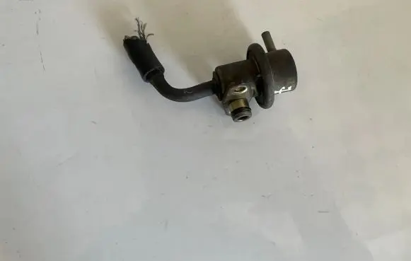 Fuel pressure sensor