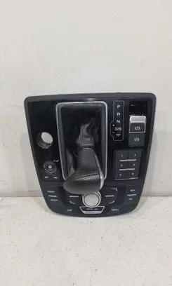 Head unit multimedia control