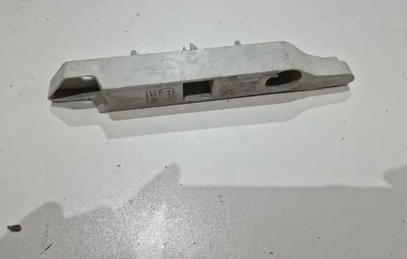 Ford Focus Front bumper mounting bracket 8M5117D959AD