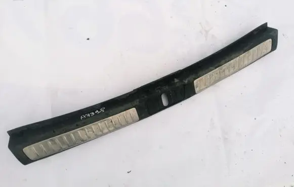 Toyota Avensis T270 Other trunk/boot trim element 5838705110 58387-05110