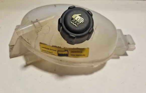 Opel Movano B Coolant expansion tank/reservoir