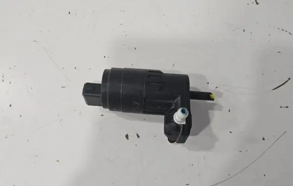 Maserati Levante Windscreen/windshield washer pump D5240