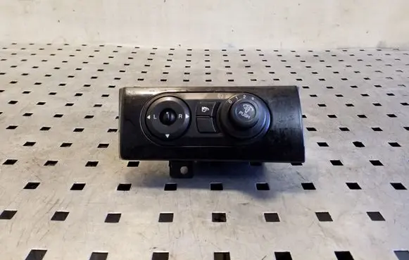 Chevrolet Captiva Wing mirror switch