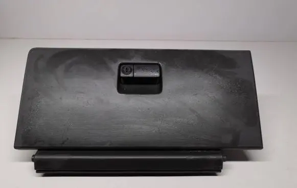 Glove box