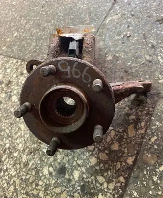 Ford Mondeo Mk III Front wheel hub