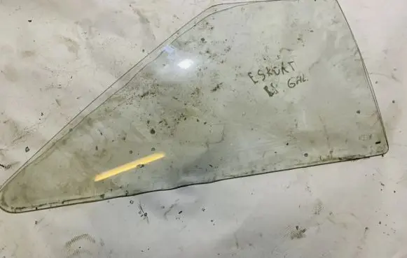 Ford Escort Rear side window