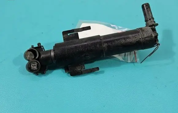 BMW 5 G30 G31 G38 Headlight washer spray nozzle 7393509 IMPRK1601663