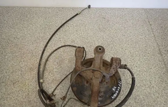 Suzuki Liana Front wheel hub spindle knuckle