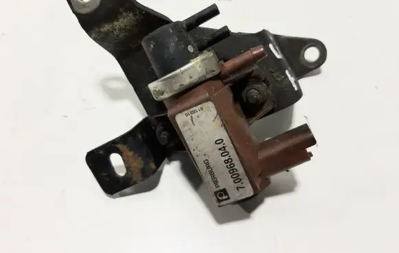 Volvo V50 Turbo solenoid valve 700968040