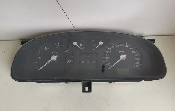Renault Laguna II Speedometer (instrument cluster) 8200218863