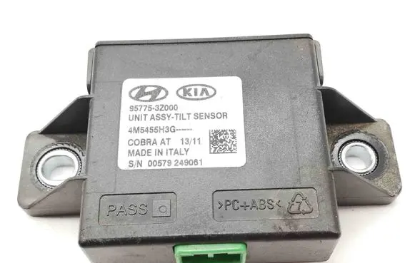 Hyundai i40 Other devices 957753Z000
