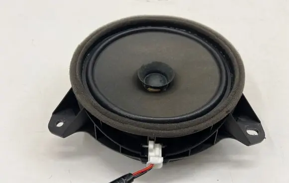 Toyota Yaris XP210 Rear door speaker 8616002B80