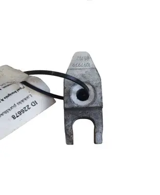 Opel Insignia A Fuel Injector clamp holder 1097979 85152