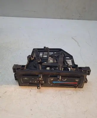 Nissan Sunny Climate control unit