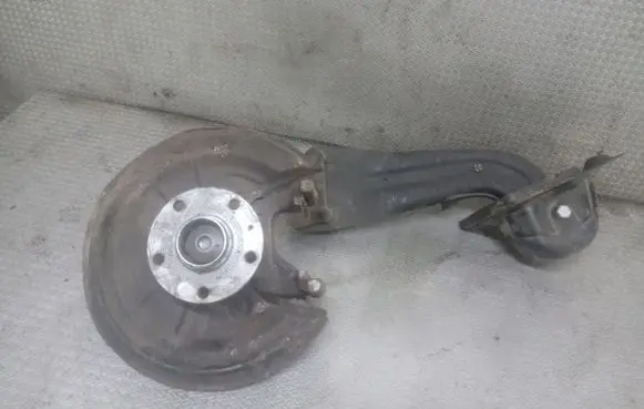 Seat Leon (1P) Rear wheel hub spindle/knuckle 