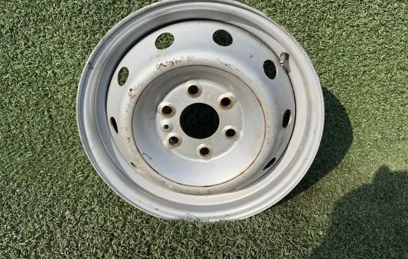 Iveco Daily 4th gen R16 steel rim 504103598