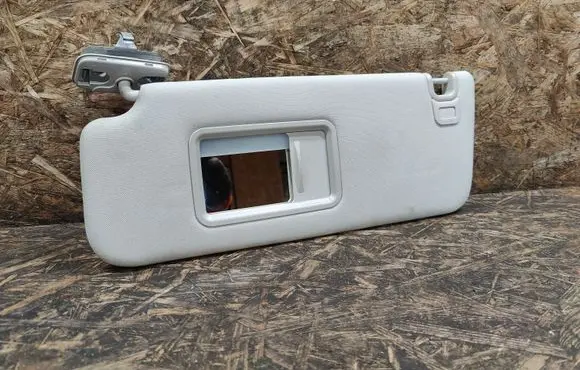 Land Rover Discovery 5 Sun visor