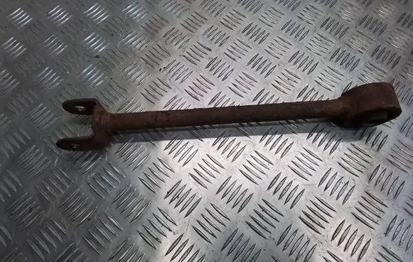 Rear control arm