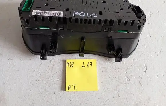 Volkswagen Polo IV 9N3 Speedometer (instrument cluster) 88311330 110080124002 6Q0920800A