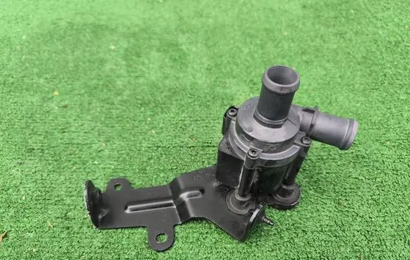 Audi Q7 4M Electric auxiliary coolant/water pump 4M0121409A 06H121601M