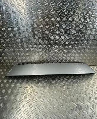 Tailgate/trunk spoiler