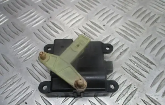 Nissan Primera Central body control module 3T05030820