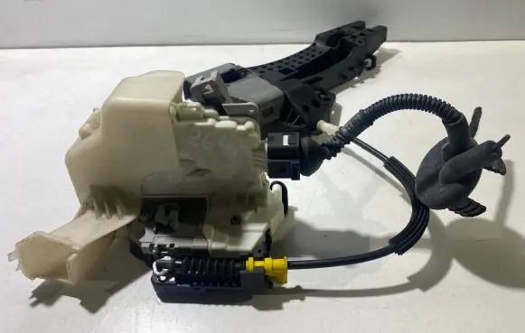 Audi A4 S4 B8 8K Front door lock